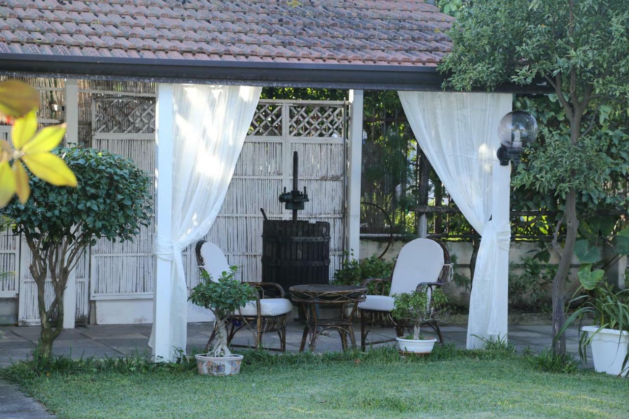بومبيي B&B Maison Blanche المظهر الخارجي الصورة